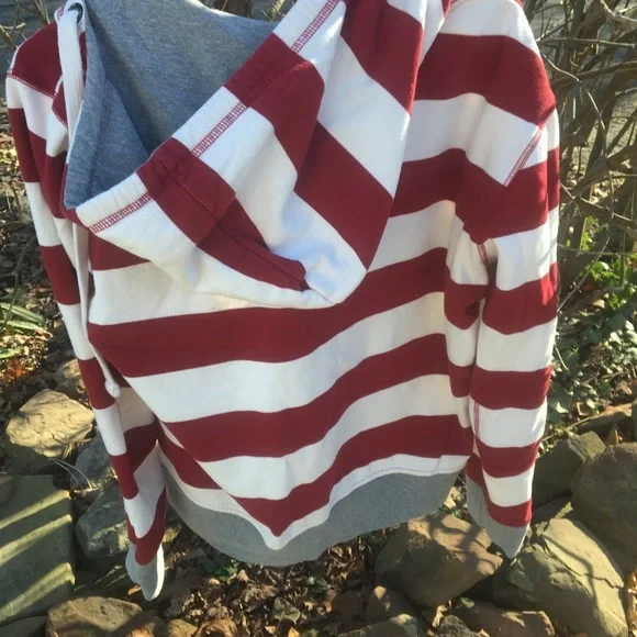 American Rag pullover - Picture 2 of 3